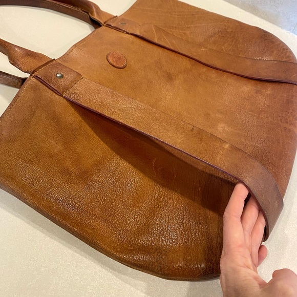 Elk large brown leather shoulder bag. - Picture 3 of 12